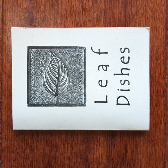 Ceramic White Leaf Condiment Dishes - Picture 5 of 12